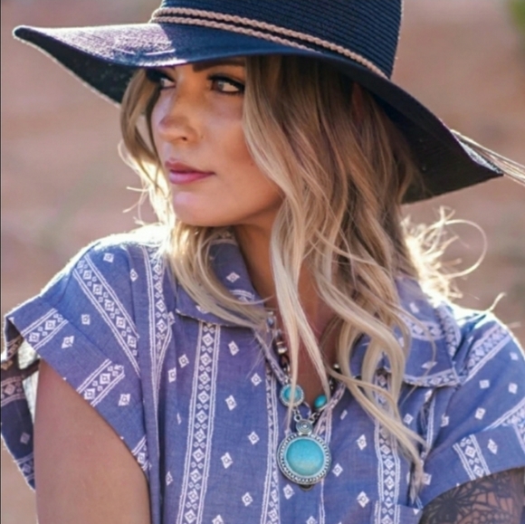 Shasta Black Chic Trendy Hat - Picture 2 of 4